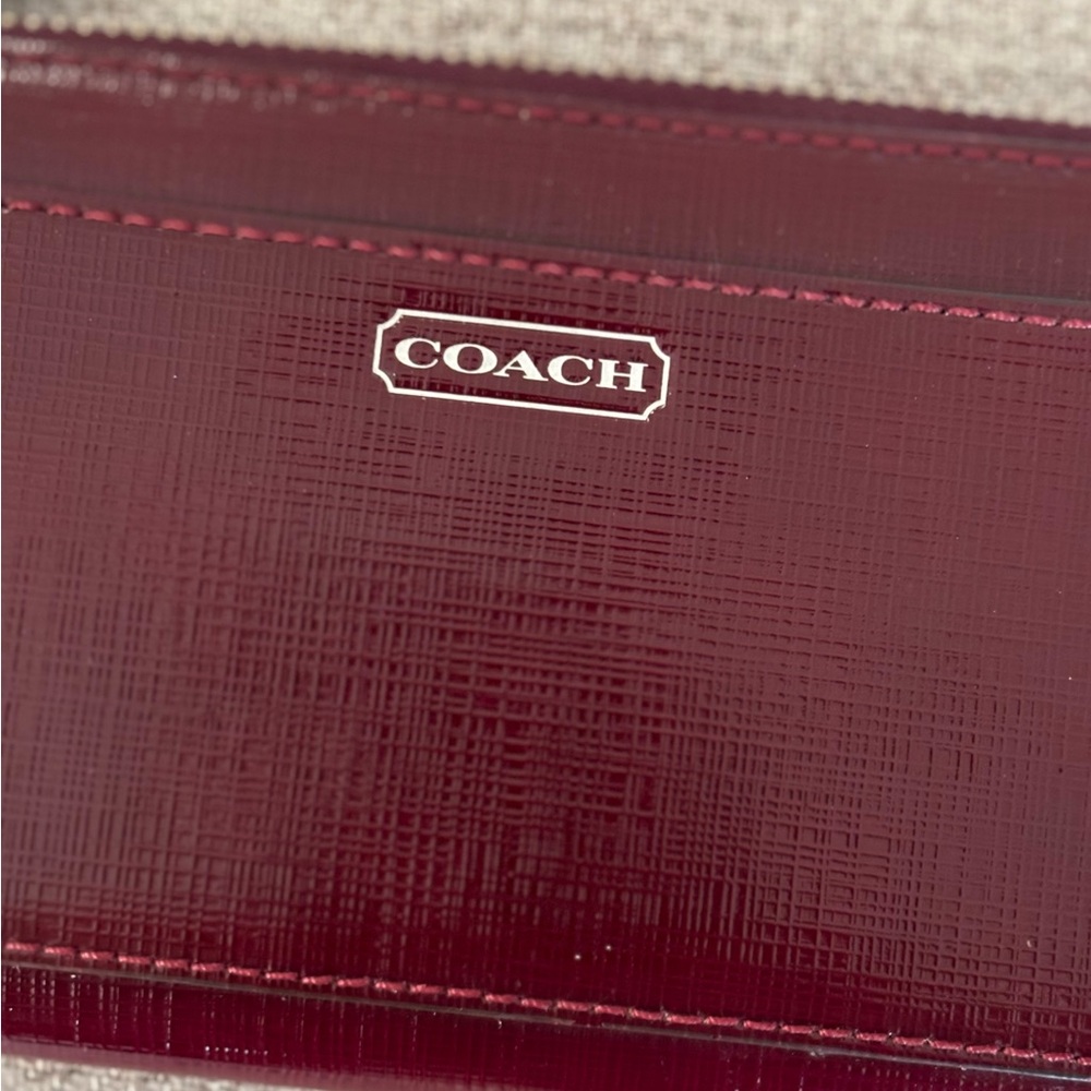 Rare COACH Burgundy Red Leather Zip Around Large Accordion Wallet EUC - Picture 2 of 11